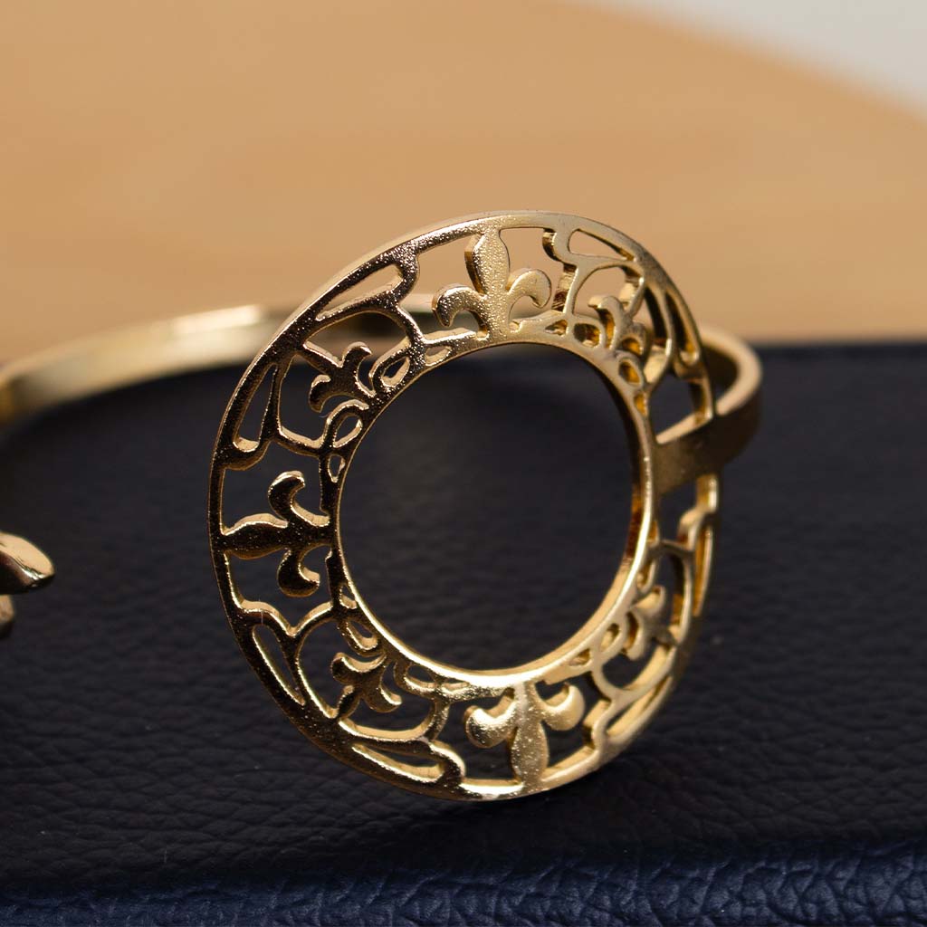 Amaz Cicular Ring And Bracelet | 15 Red Roses