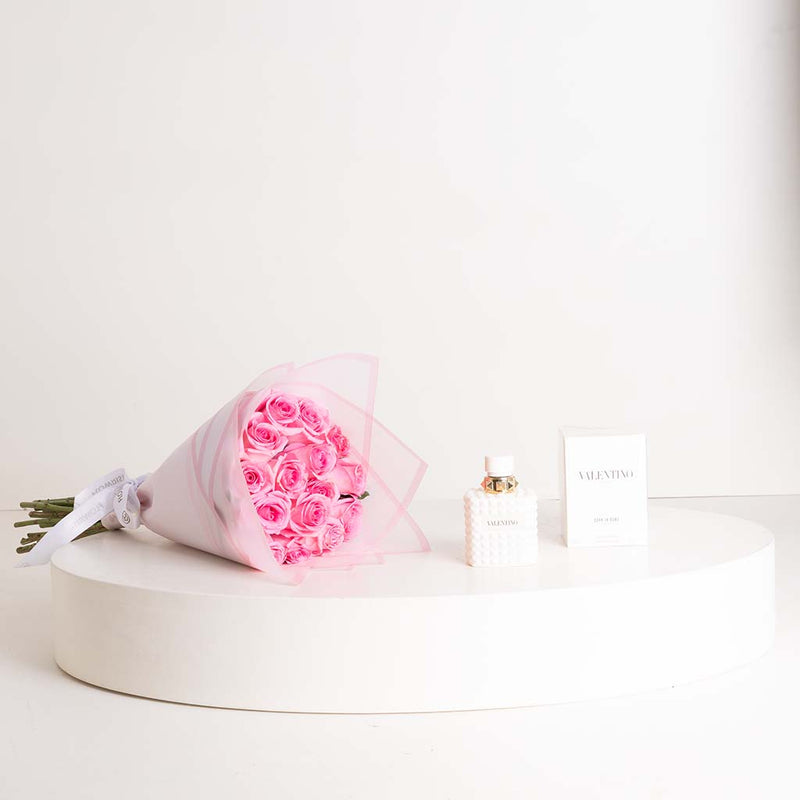 Valentino Born In Roma Donna Rendez-Vous Ivory EDP 100ml & 15 Pink Roses Hand Bouquet