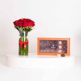 Patchi Les Gourmets 580g & Red Roses Vase