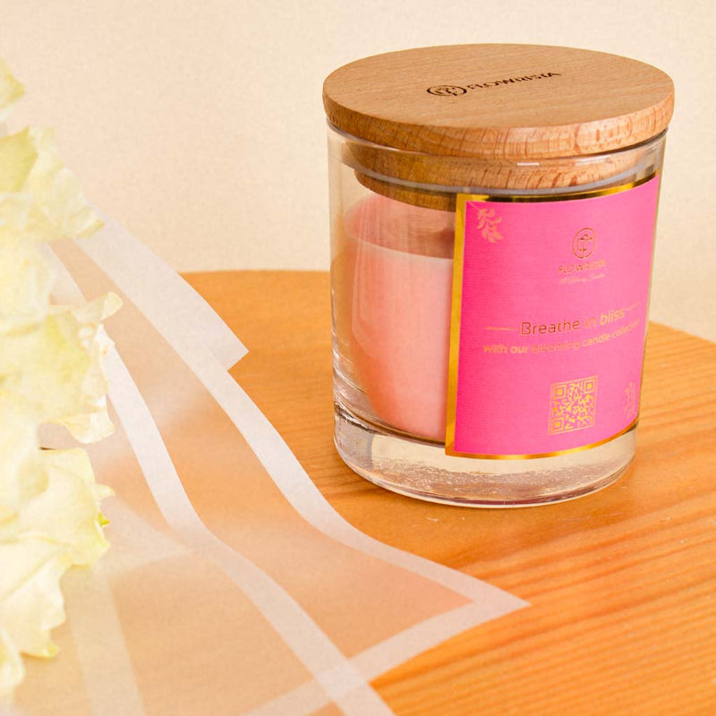 White Musk and Vanilla Candles with a White Flower Bouquet of 15