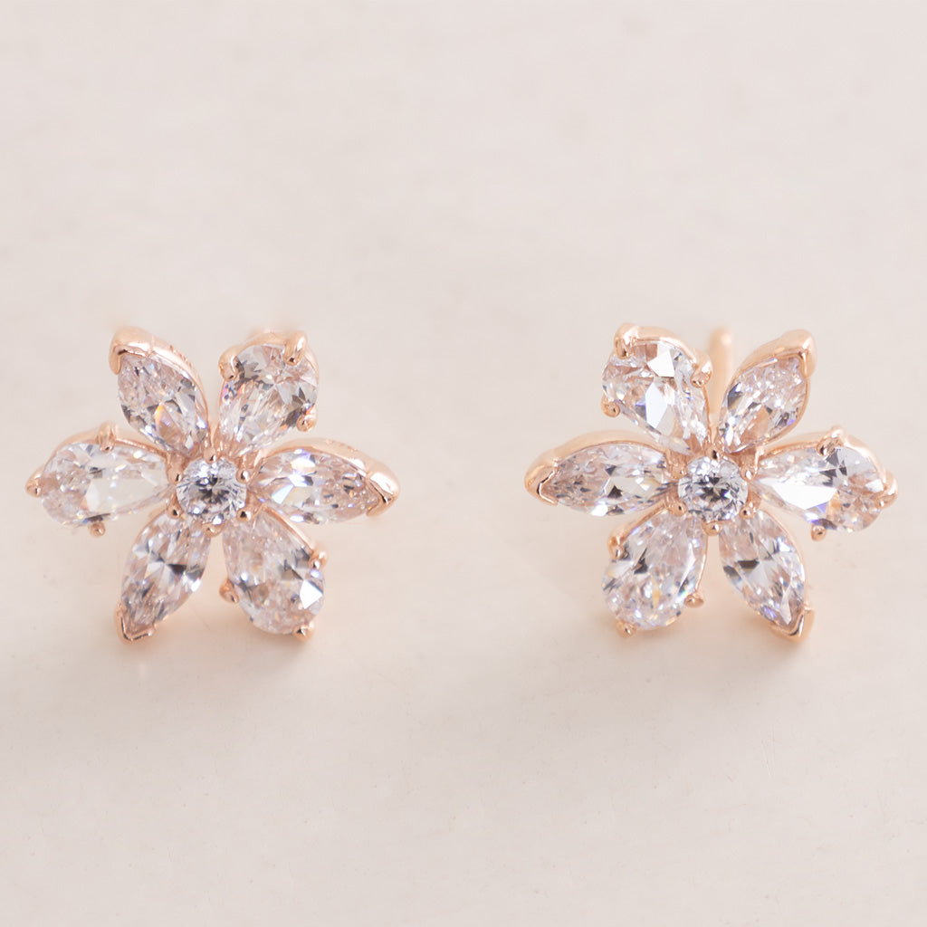 Pandora Sparkling Herbarium Cluster Stud Earrings 14k Rose Gold-Plated & Red Roses Bouquet