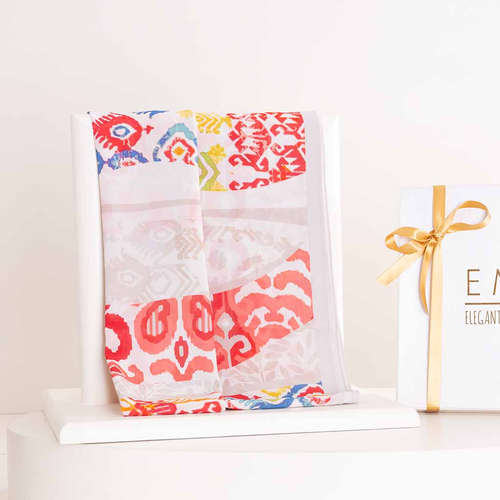 EMMA Sierra Scarf & Revival Roses Bouquet