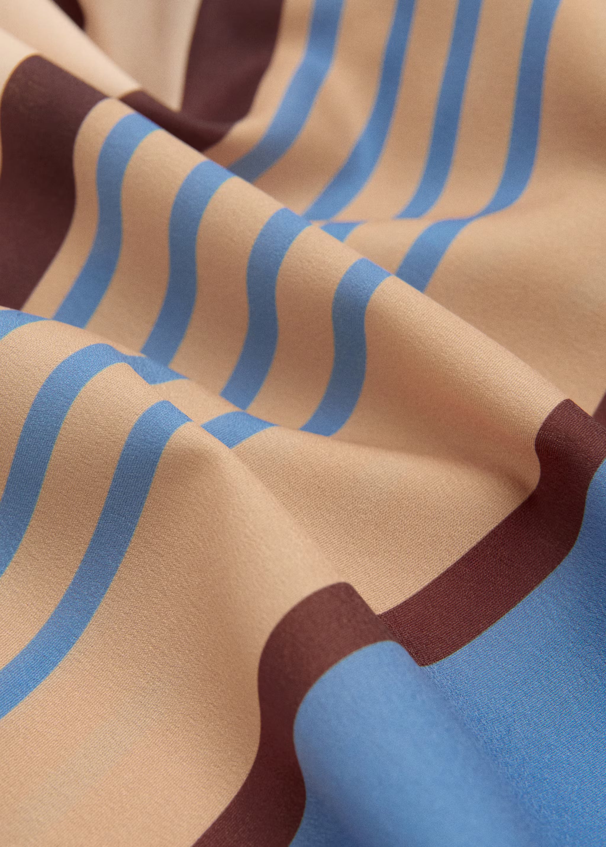 Mango Striped Printed Scarf with Flowrista Grand Red Roses Black Box