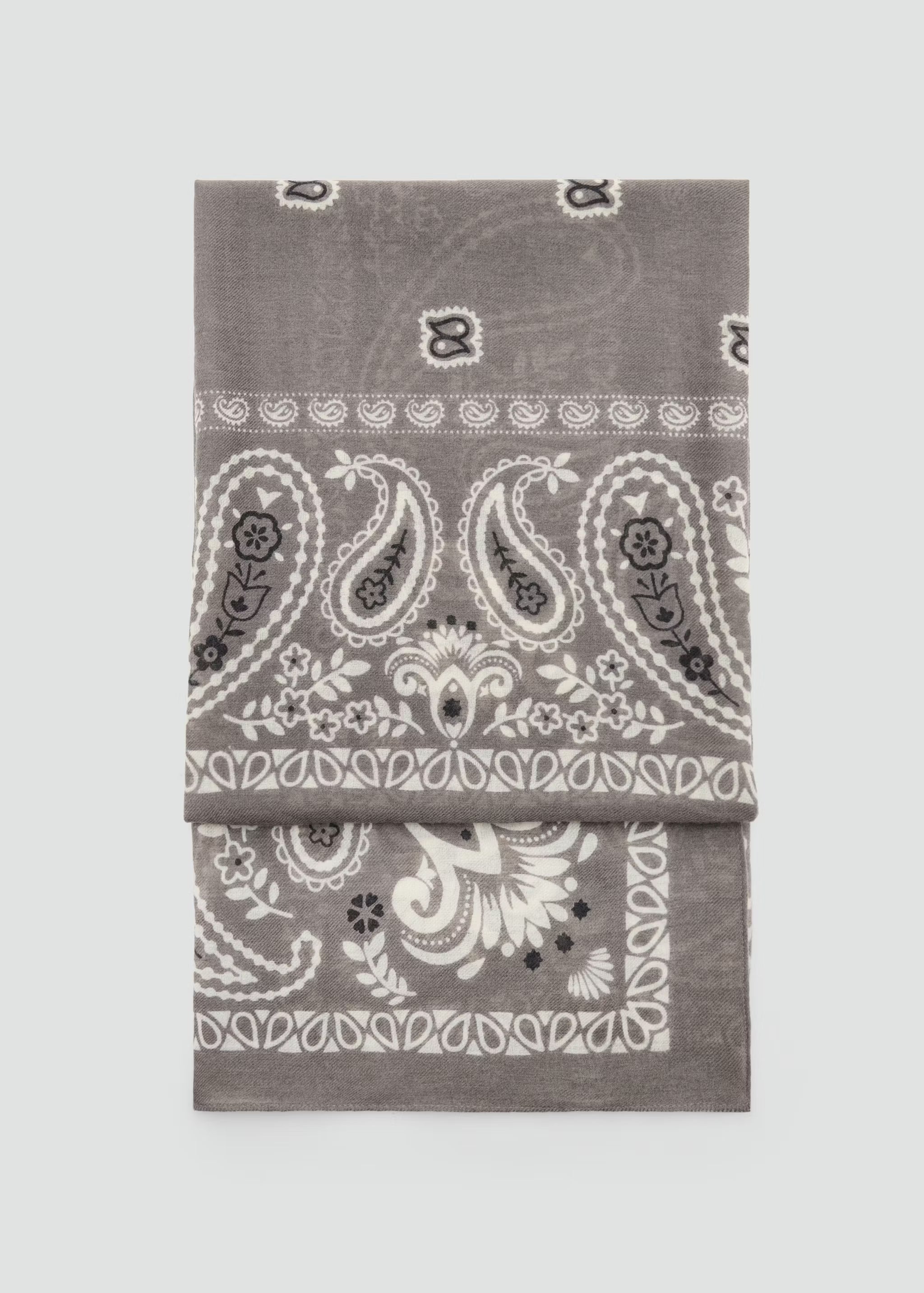 Mango Paisley Print Scarf with Flowrista Exquisite Pink Roses Bouquet