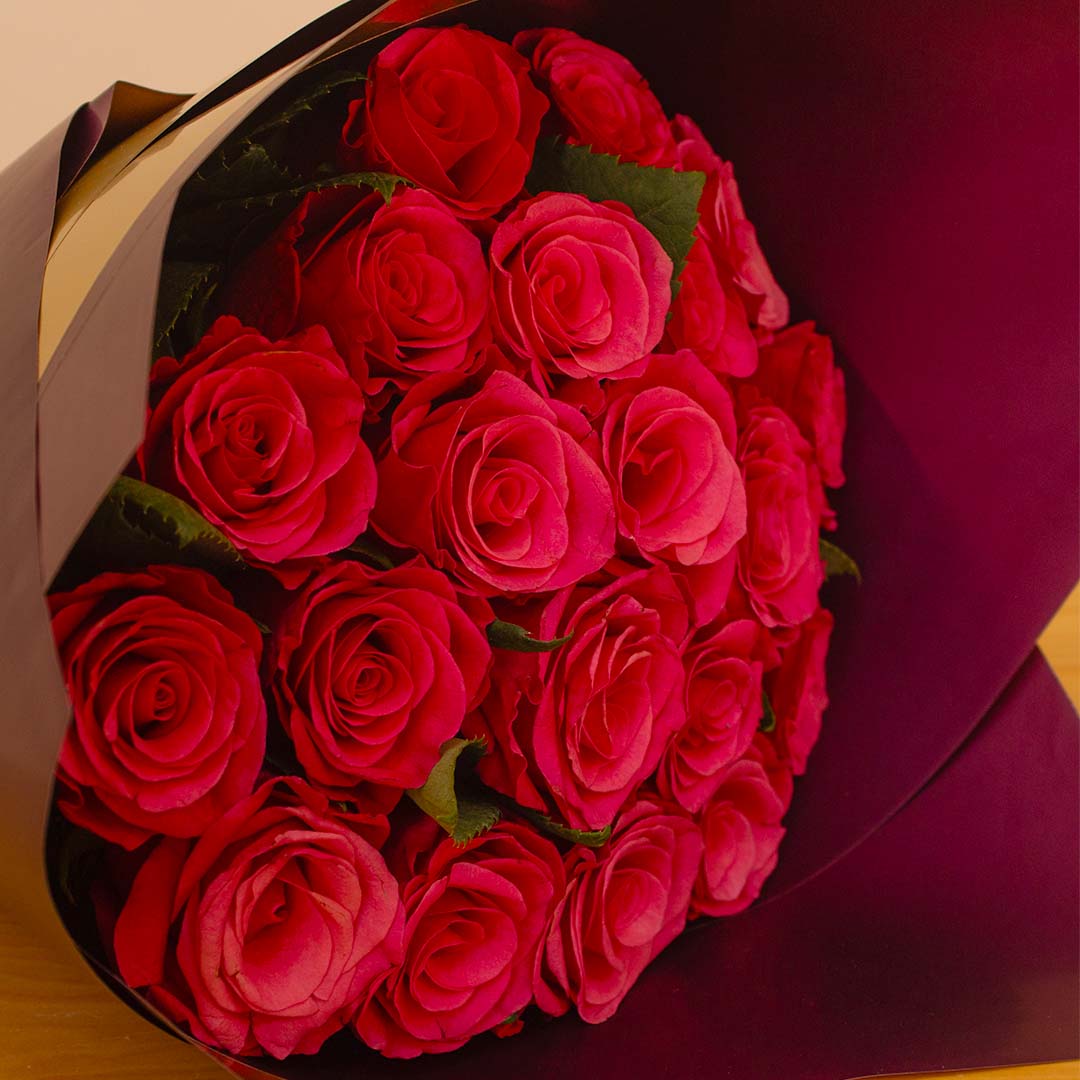 Flowrista | 20 Fuchsia Roses Bouquet