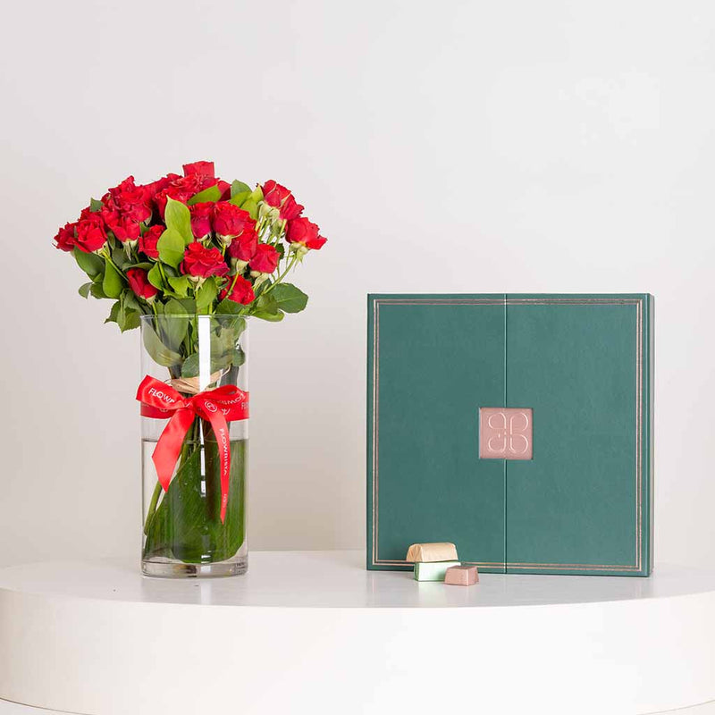 Patchi Les Signatures Prestige Box 940g & Red Baby Roses Vase