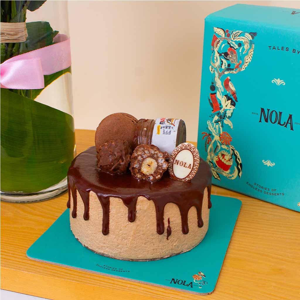 Nola Nutella Crunchy Cake & White Roses Vase