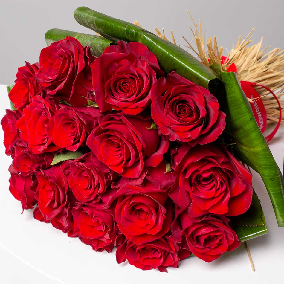 The Perfect Romantic Gift: Roses & a Ghazal Spa Voucher