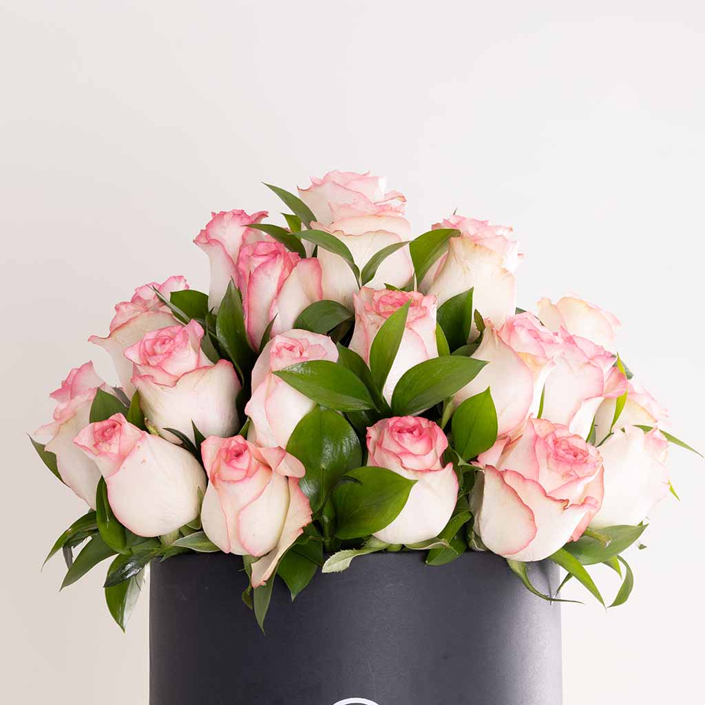Flowrista Jumilia Rose Box