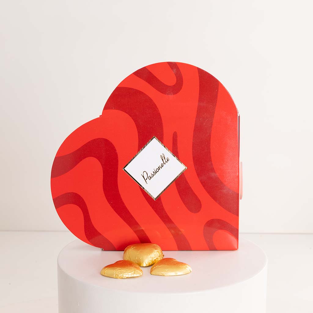 Passionelle Heart-Shaped Chocolate Gift Box & Baby Roses Bouquet