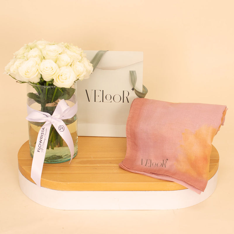 Veloor Scarf Azahar | White Roses Vase