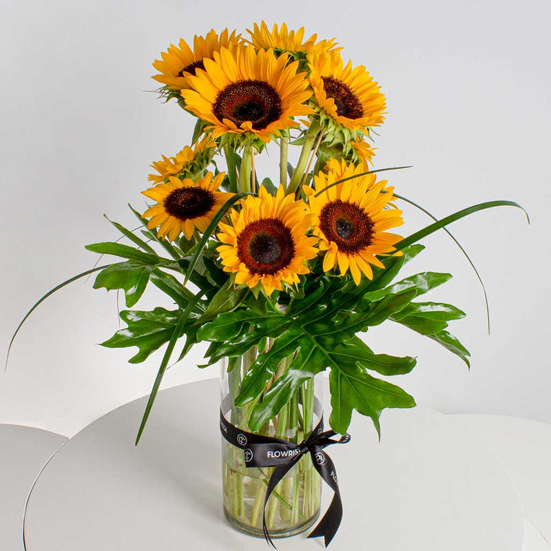 Flowrista | Sunflower Vase – 10 Stems