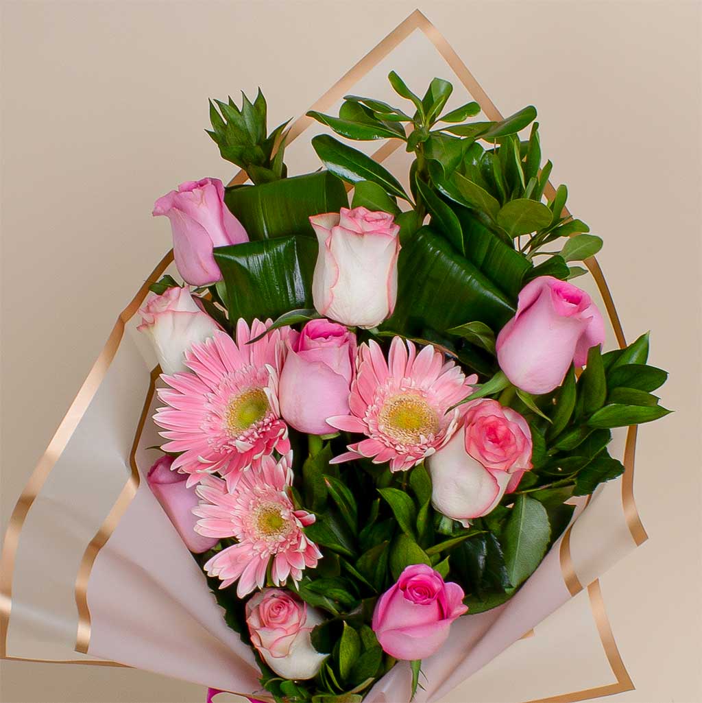 Flowrista Gorgeous Pink Roses Bouquet