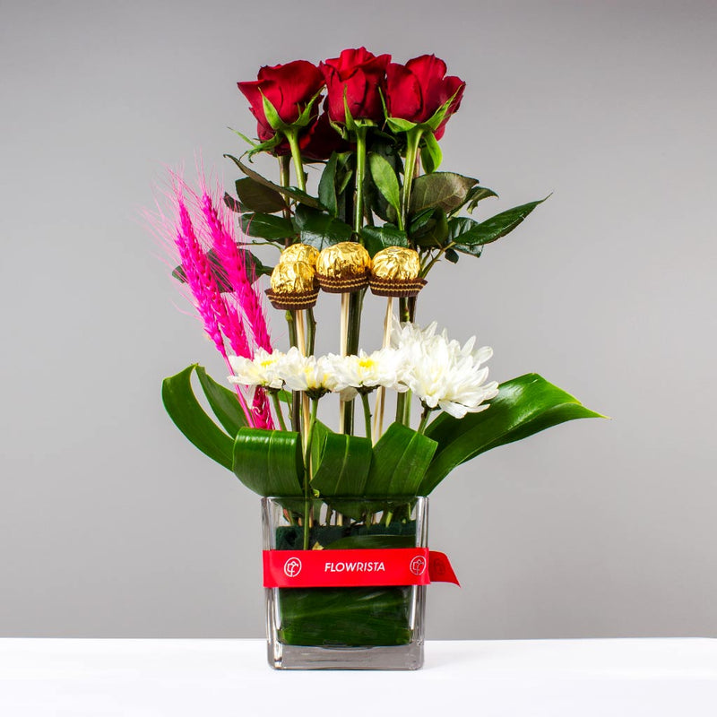 Flowrista | Red & White Roses Vase with Ferrero Rocher