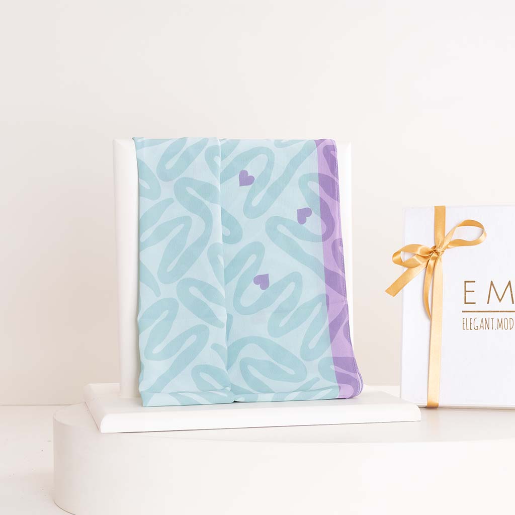 EMMA Cool Diva Scarf & White Roses Bouquet