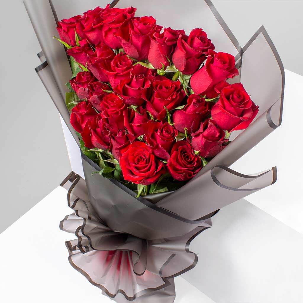 Chic Red Roses Bouquet with Stylish Wrap