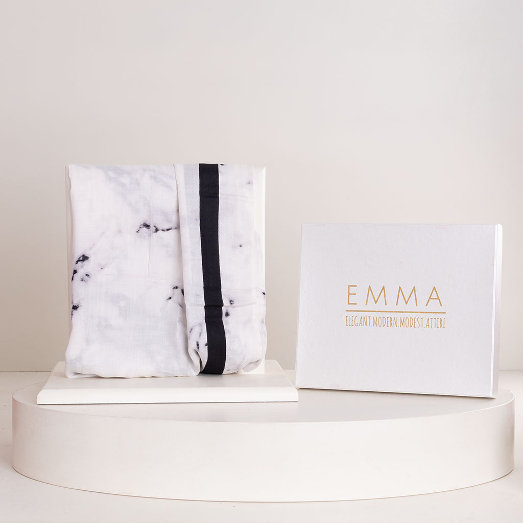 EMMA White Marble Scarf & Revival Roses Bouquet