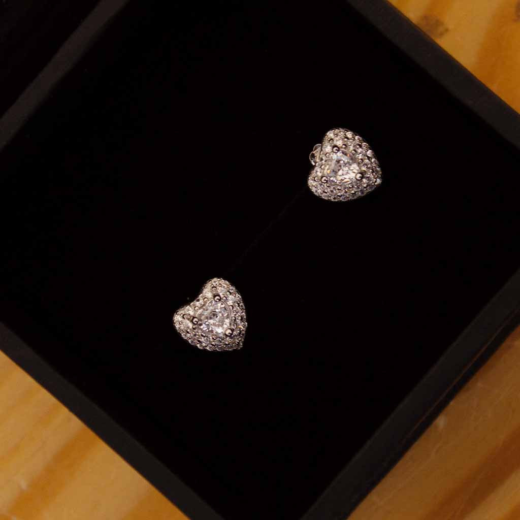 Markiz Unique Heart Earring