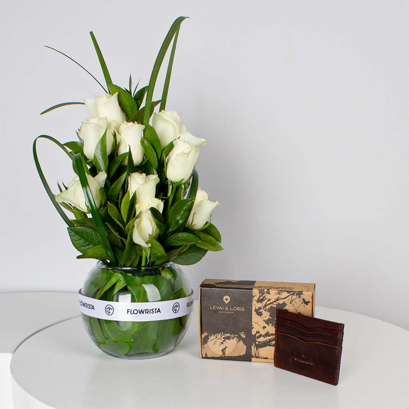 Levai & Loris Duke Card Holder Ii | White Roses Vase