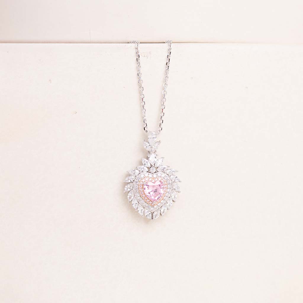 Markiz Thai Silver Platinum-Plated Pink Zircon Necklace & Baby Roses & Gypsophila Bouquet