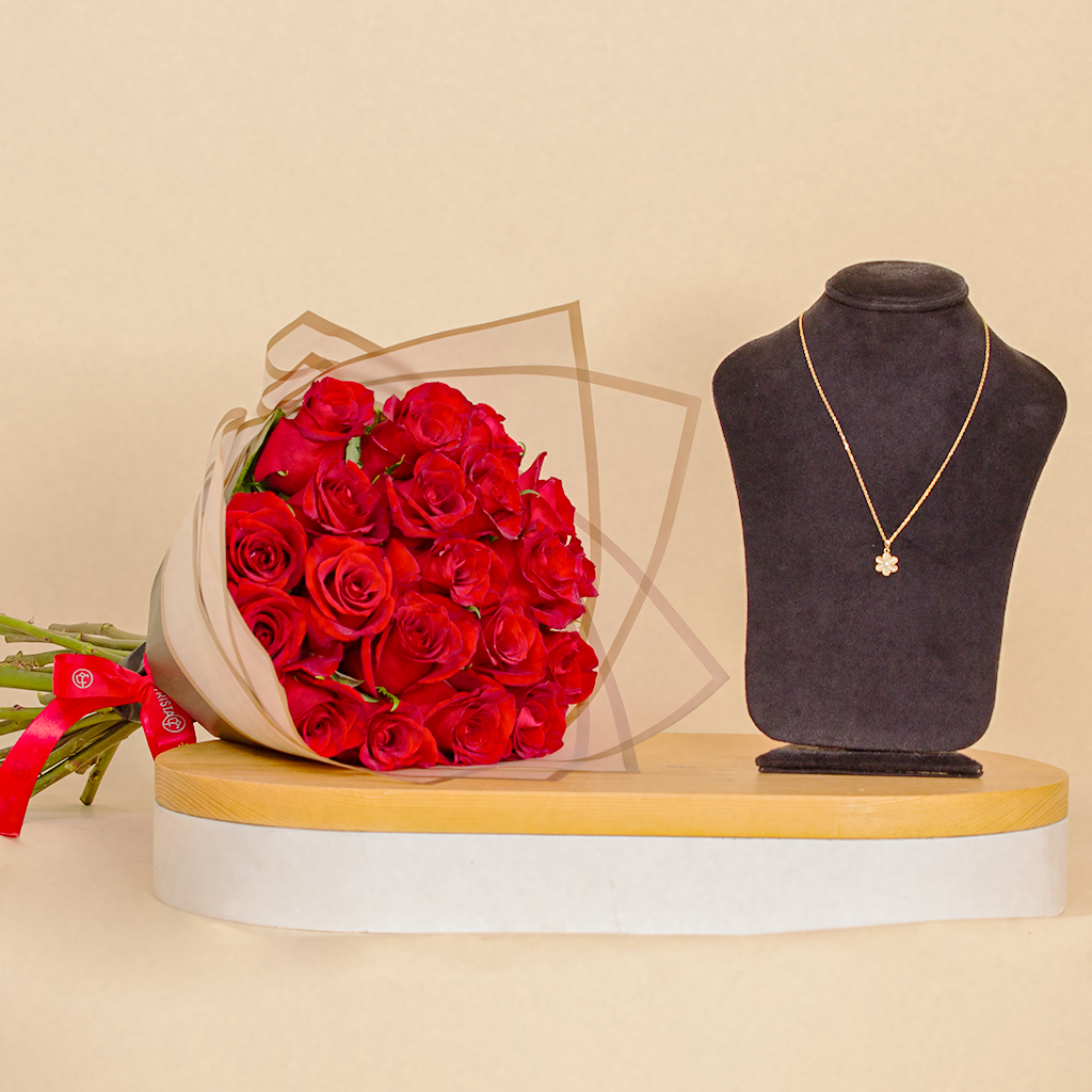 Markiz Flower Necklace And Unique Red Roses