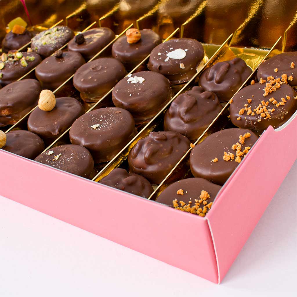 Voila Sable Chocolate Box and Happy Scents Vase