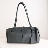 CoCan Capsule Shoulder Bag & Pink Roses Bouquet