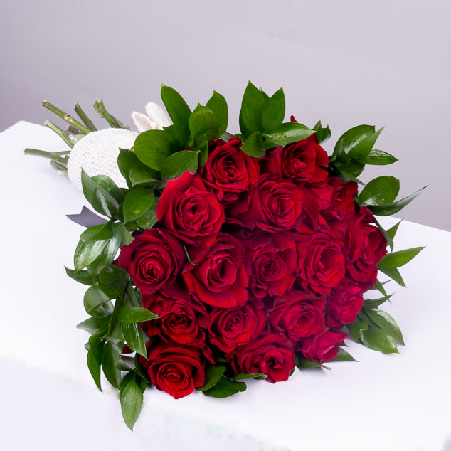 Flowrista Hand Bouquet – Red Roses