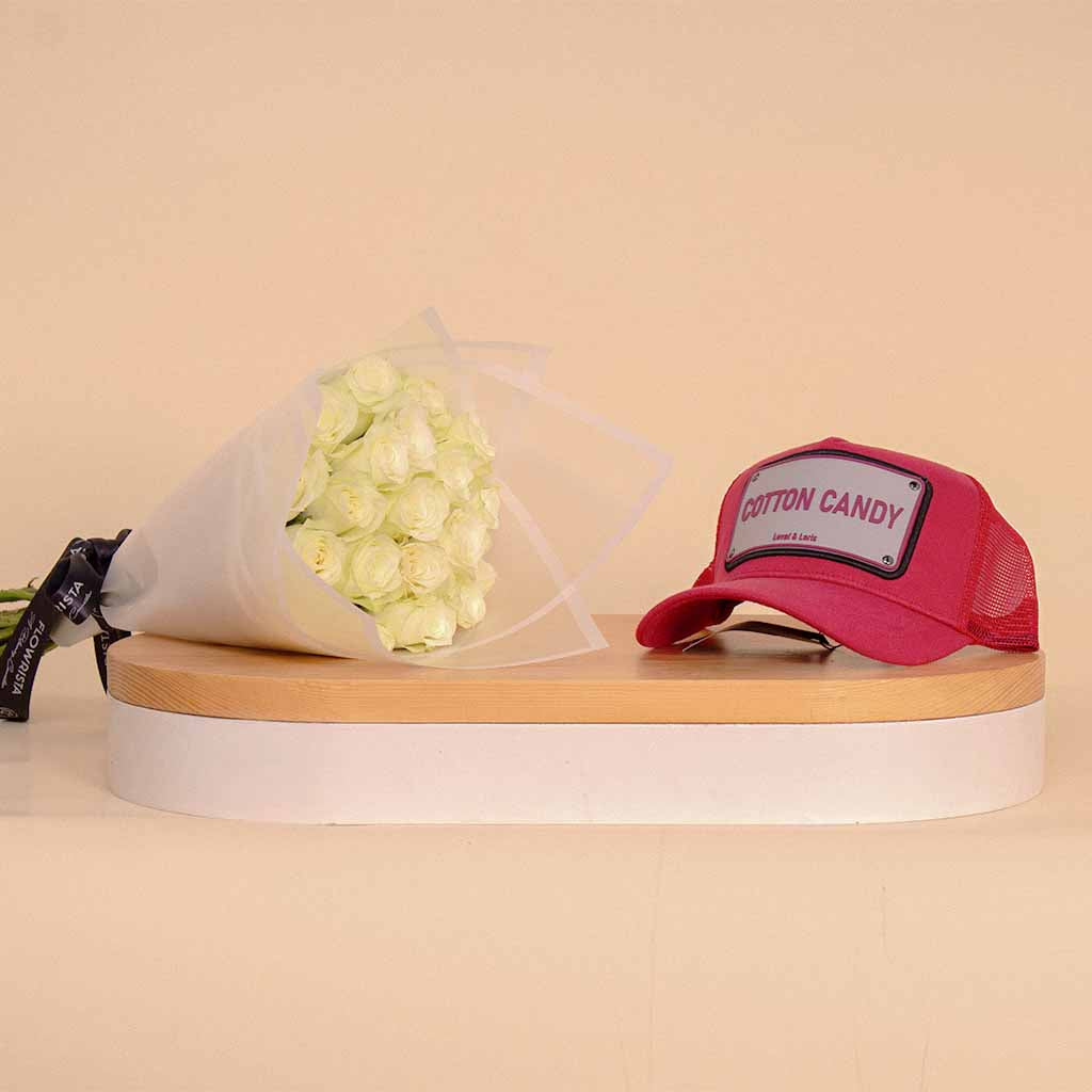Levai Loris Cotton Candy unisex cap | White Roses Bouquet
