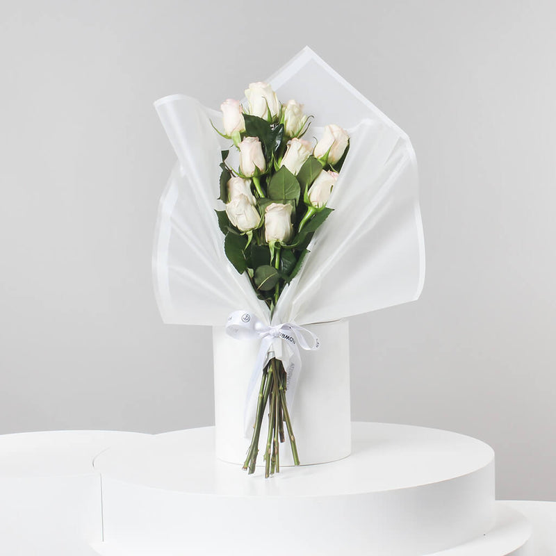 Flowrista | 10 White Roses Bouquet