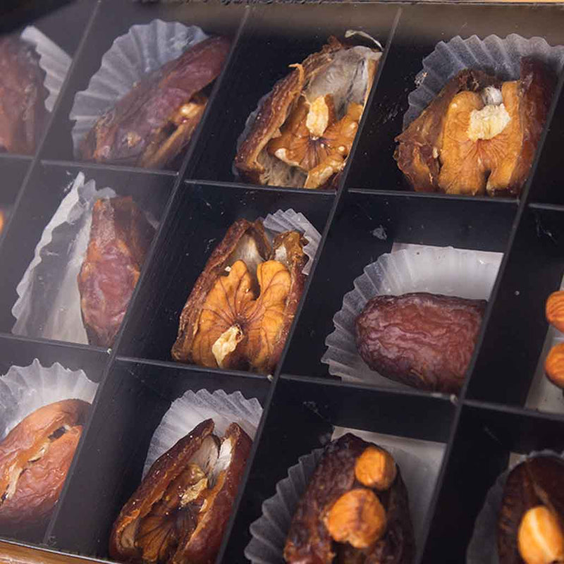 Zadna Luxury Dates Box with Nuts