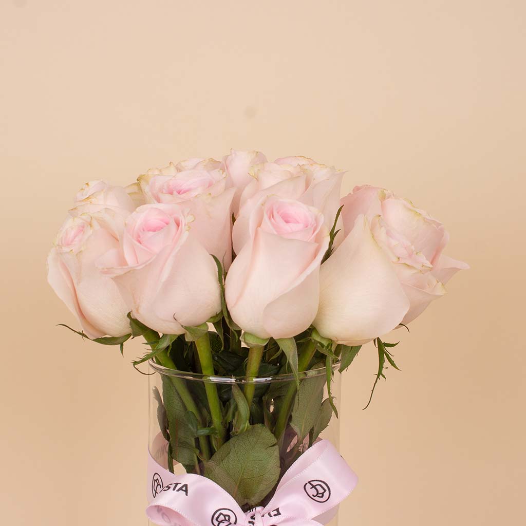 Patchi Les Gourmets 20 pcs & Pink Roses Vase