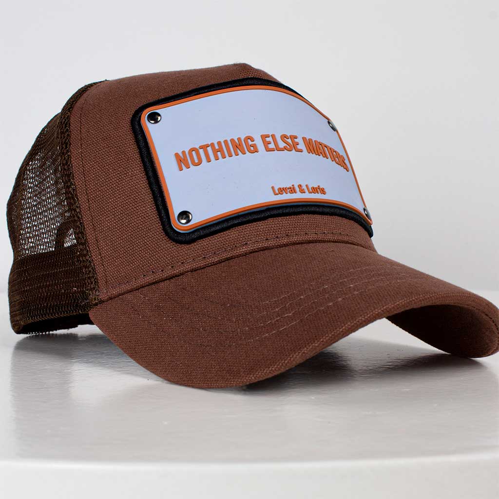 Levai & Loris Nothing Else Matters Cap & White Roses Vase