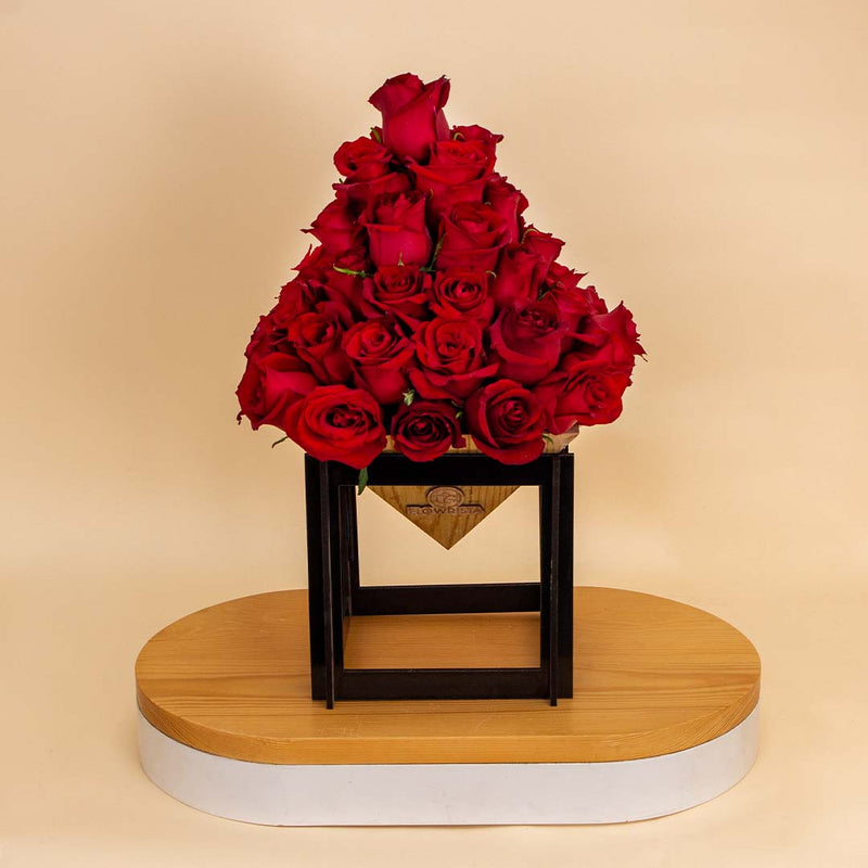 Flowrista Louvre Love Box – Luxurious Red Roses