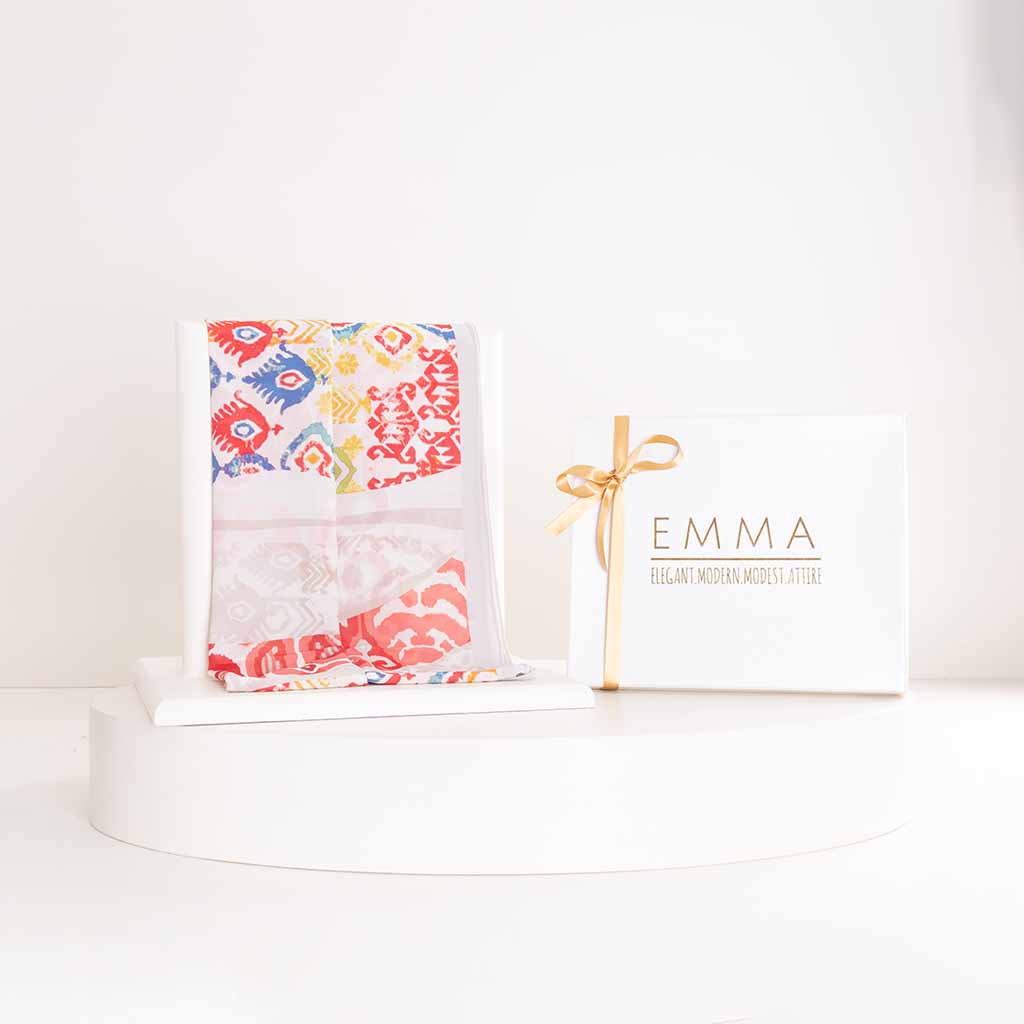 EMMA Sierra Scarf & Revival Roses Bouquet