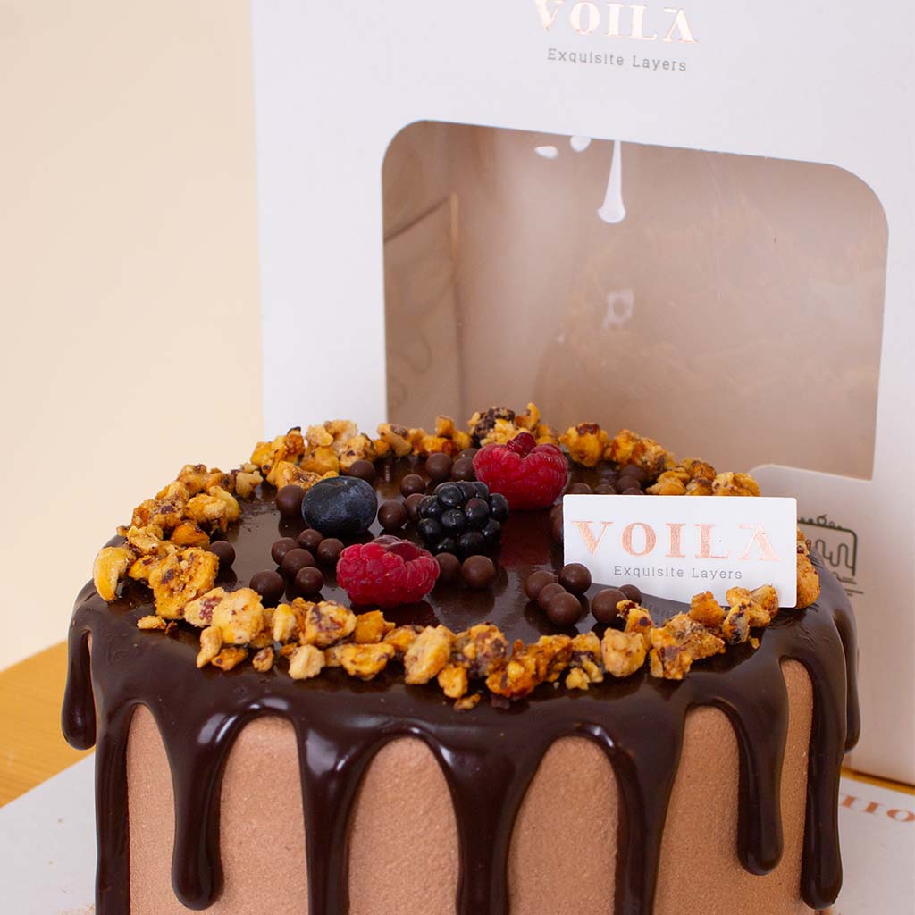 Voila Chocolate Cake & Pink Roses Bouquet