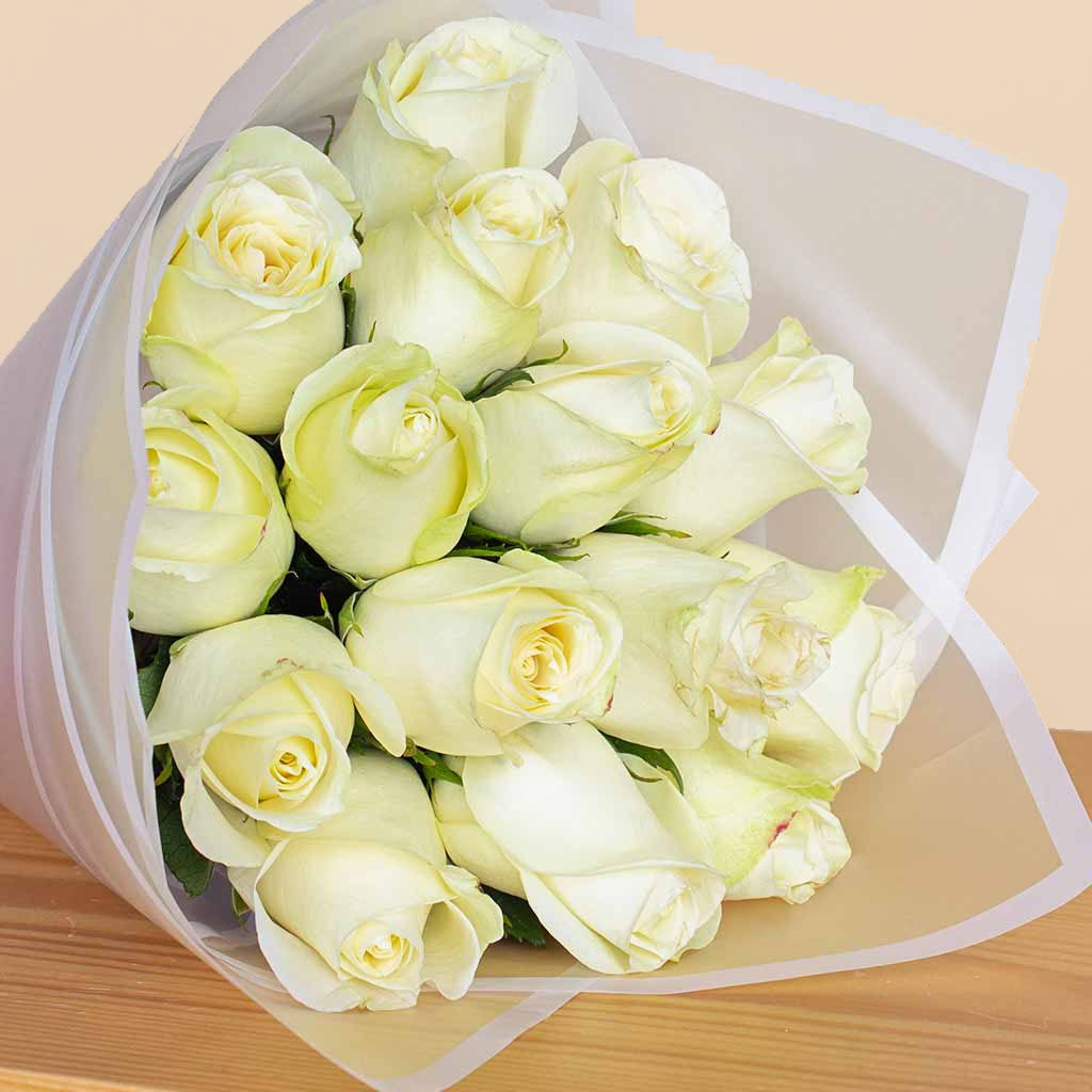 White Hand Bouquet 15 Roses