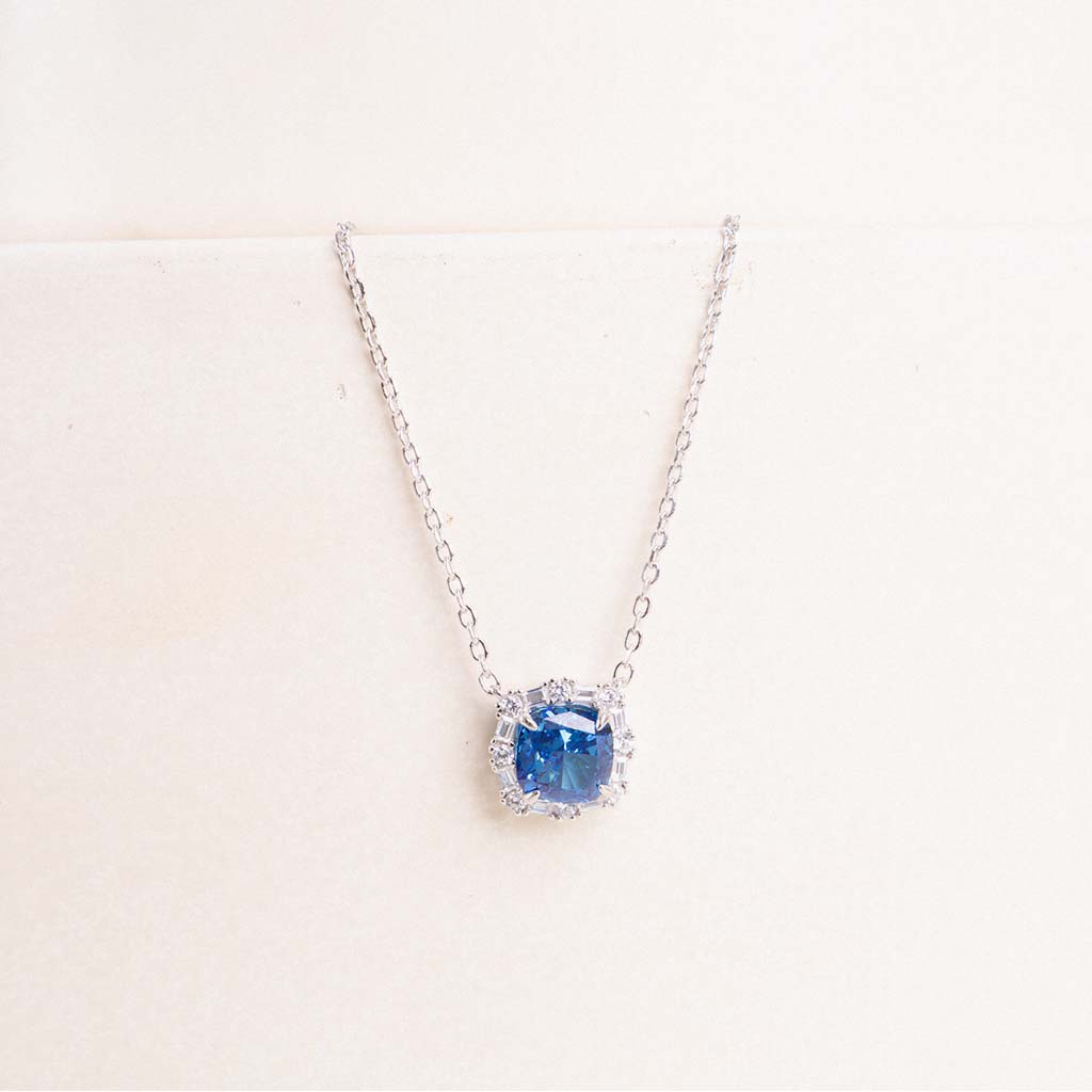 Markiz Thai Silver Platinum-Plated Blue Zircon Necklace