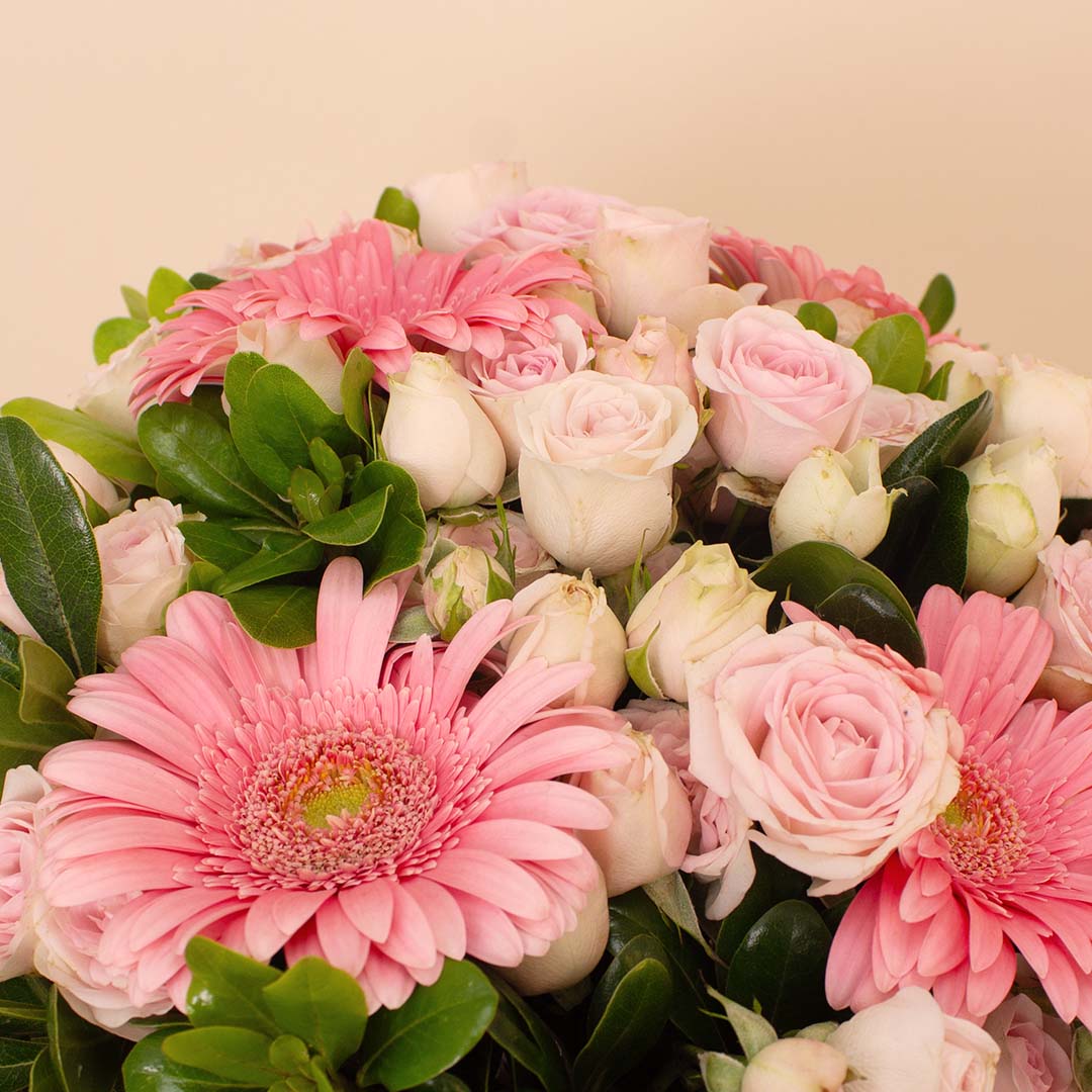Flowrista | Gerbera & Baby Rose Vase