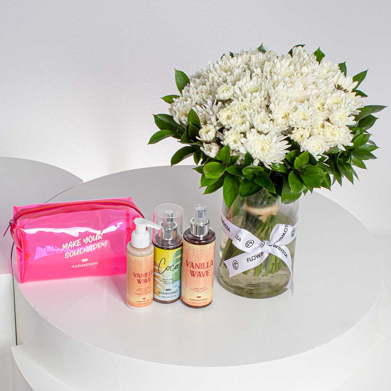 Soul & more Bali Pouch | white Chrysanthemum vase