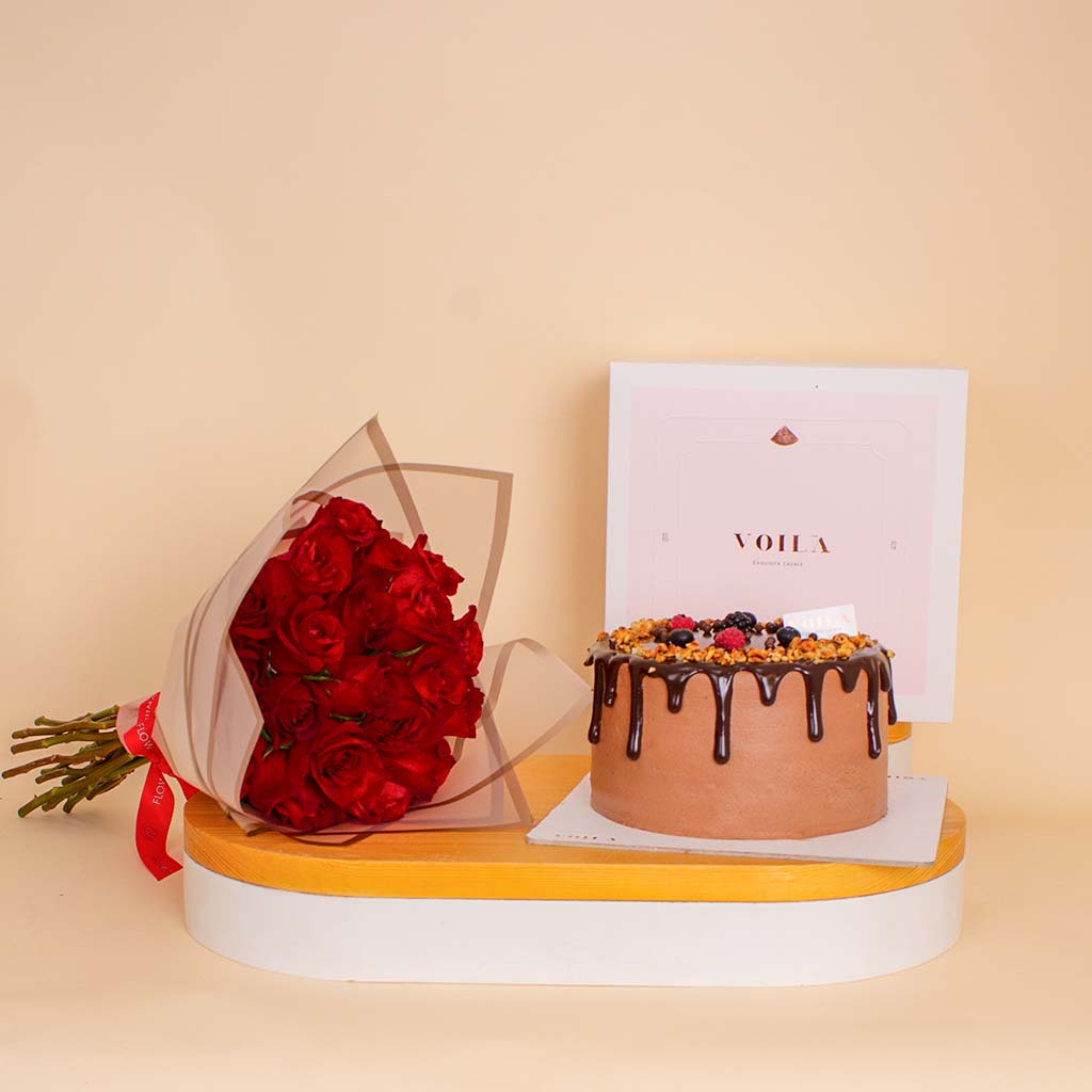 Voila Chocolate Cake & Red Roses Bouquet