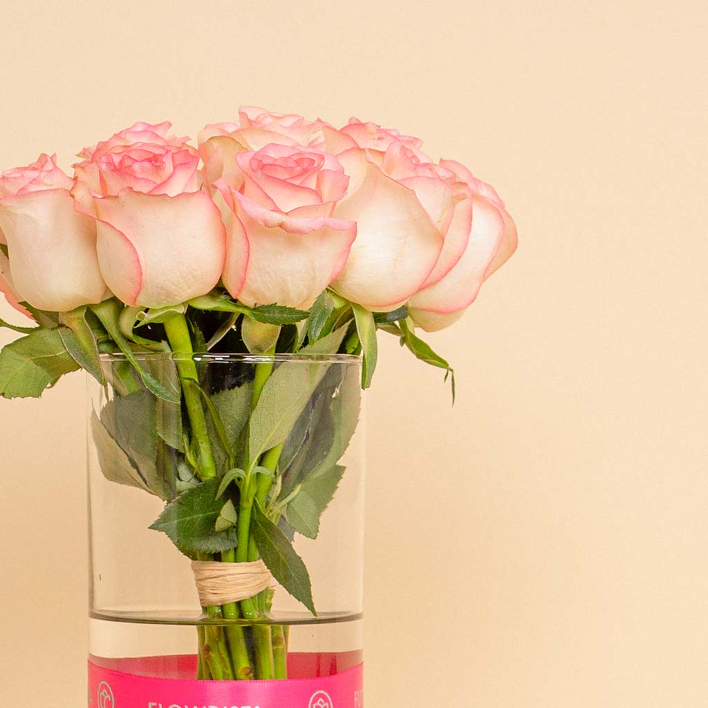 Flowrista | Light Pink Flowers Vase – 15 Stems
