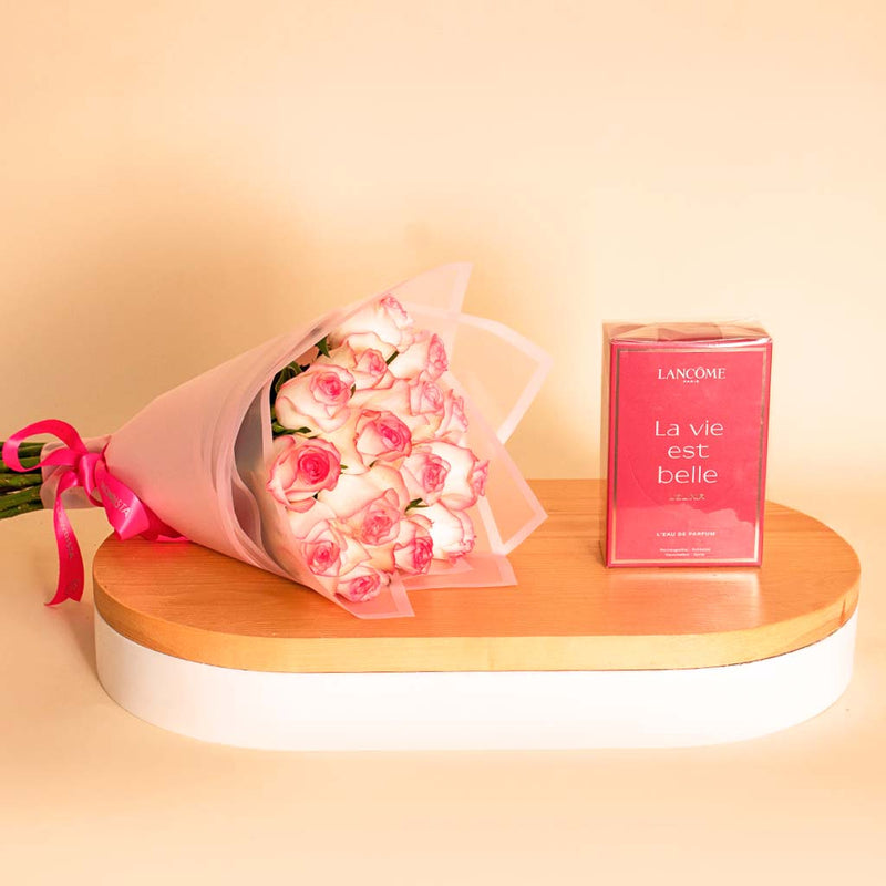 Lancôme La Vie Est Belle L’Elixir with 15 Roses Hand Bouquet