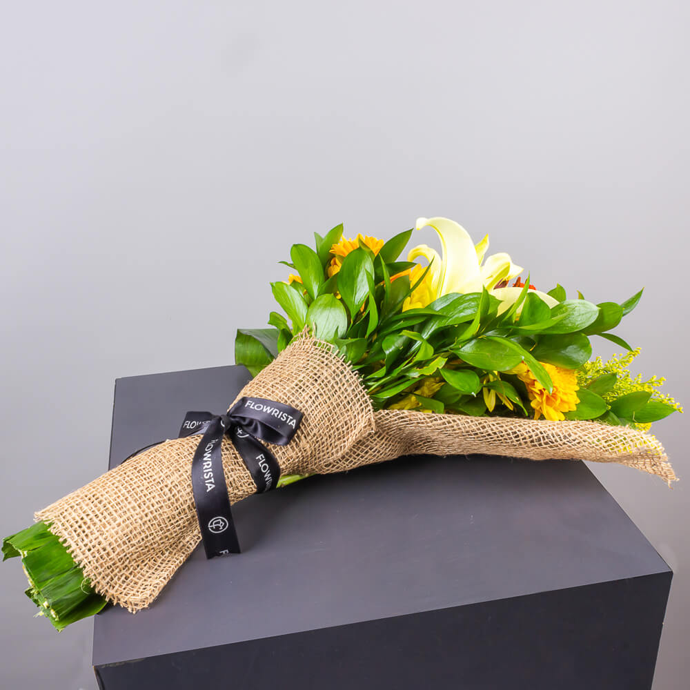 Flowrista | Mixed Hand Bouquet