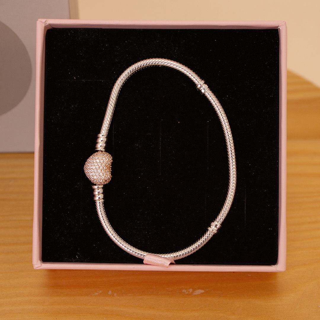 Pandora Moments Bracelet with Pavé Heart Clasp & 15 Red Roses