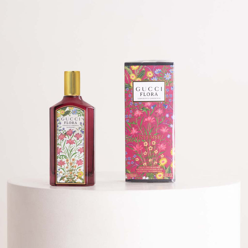 Gucci Flora Gorgeous Gardenia Eau de Parfum Intense 100ml & 15 Revival Roses Hand Bouquet