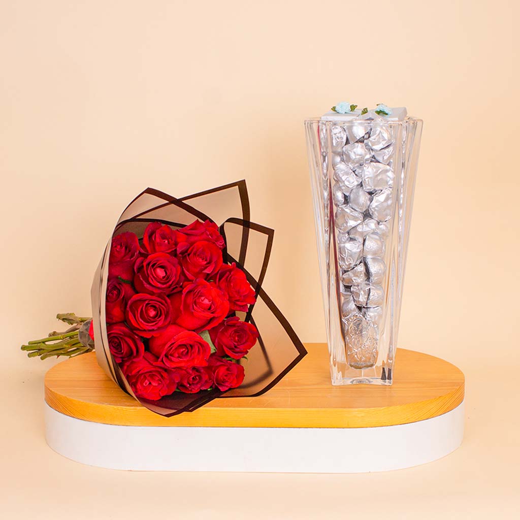 Passionelle Crystal Chocolate Vase (1kg) & Red Roses Bouquet