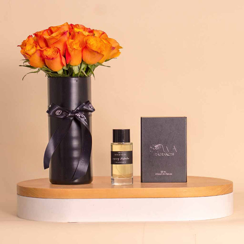 Siwa Layering Pistachio with Vase of 20 Orange Roses