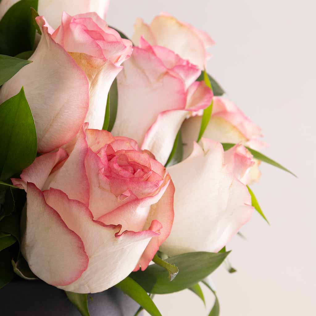 Flowrista Jumilia Rose Box