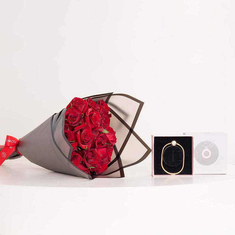 Pandora Moments Sparkling Crown O Snake Crhain Bacelet 14k Gold-Plated & Red Roses Bouquet
